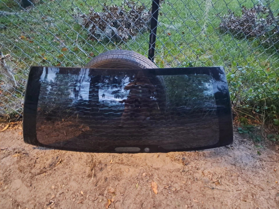 Plymouth Voyager 1996 ventana trasera Foto 1 de 1