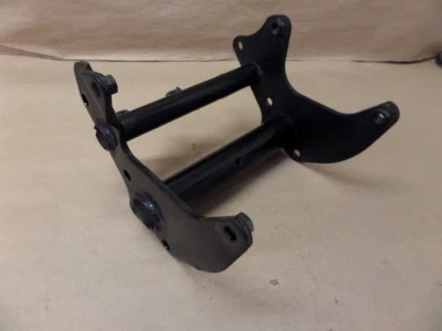 1999 YAMAHA VENTURE ROYALE STAR XVZ13AH ENGINE MOTOR MOUNT BRACKET W/ HARDWARE / - Image 1 of 4