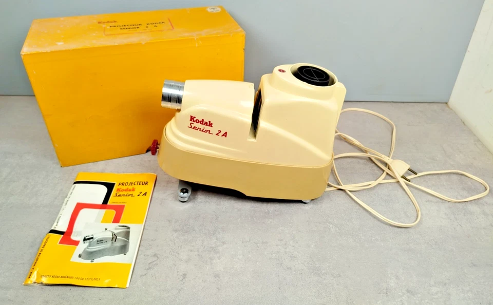 PROJECTEUR KODAK Senior 2A Diapositive Objectif Angenieux 100mm F/3,5 Diapos O32 - Photo 1/4