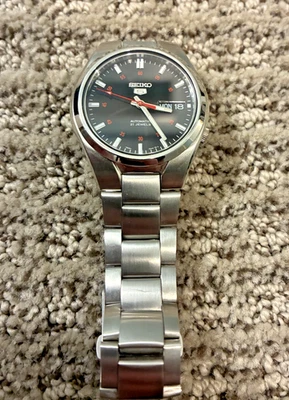 Seiko 5 Automatic 21 Jewels Day/Date Stainless Steel Men's Watch Black Dial - Image 1 of 3