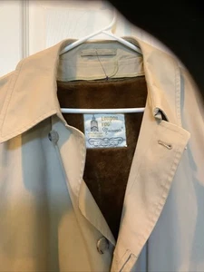 Vintage London Fog Men’s Size 44 Trench Coat Full Zip Lining Tan, Excellent Con - Picture 1 of 10