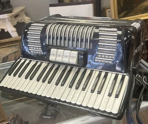 Silvio Soprani Accordian in excellent condition. - Picture 1 of 5