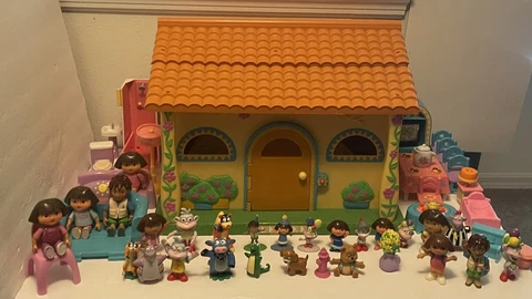 Dora the Explorer House  Dollhouse 49 Piece Super Bundle 2003 Vintage No Sound Cover