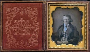 RETRATO FOTOGRÁFICO DAGUERROTIPO DE LA ERA DE LA GUERRA CIVIL DE UN JOVEN - Imagen 1 de 2