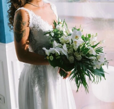 Abito da Sposa semi ampio in tulle mano seta, scollo a V e pizzo gioiello tg 42 - Immagine 1 di 4