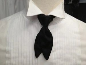 CORBATA FORMAL CONEJITO SATINADO NEGRO DE COLECCIÓN DE LOS AÑOS 60 - estilo clip para hombre - Imagen 1 de 4
