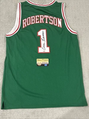 OSCAR ROBERTSON NBA HOF Signed Autograph MILWAUKEE BUCKS Custom Basketbal JERSEY - Image 1 of 4