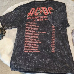 AC/DC 1976 High Voltage Tour T-shirt Black Rock & Roll Memorabilia Tee S - Picture 1 of 6