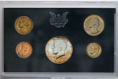 1969-S US MINT PROOF SET COLORFUL GEM UNIQUE ORANGE TONED HALF DOLLAR UNC (DR) Cover