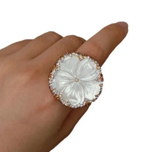 Natural White Sea Shell Carved Flower Ring Fashion Women Jewelry Adjustable - Picture 1 of 6