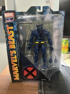 Marvel's Beast Deluxe Colector's Figure With Diorama Base - Picture 1 of 2