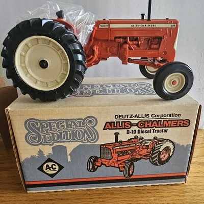 Tractor de juguete Allis Chalmers D19 1990 Ertl escala 1/16 diésel edición especial ¡Nuevo en caja! Foto 1 de 4