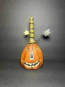 Figura de calabaza sonriente de tiza de Halloween caprichosa caprichosa con sombrero alto 8" - Imagen 1 de 7