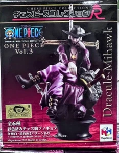 Megahouse One Piece FIgure - Dracule Mihawk 3 inches figure gashapon chess - Picture 1 of 4
