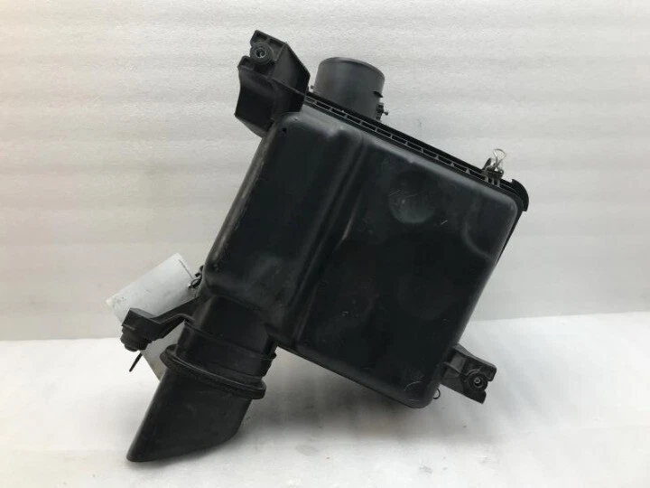 2010-2013 Toyota Tundra Sequoia 8 Cylinder Air Cleaner Intake Filter Box OEM — 第 1/4 张图片
