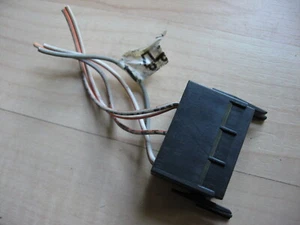 Volvo VNL Electric Connector w/ Wiring for Suspension Dump Switch #M266JG - Picture 1 of 6