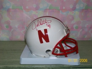 JOHN DUTTON SIGNIERTER NEBRASKA MINIHELM #78 - Bild 1 von 1