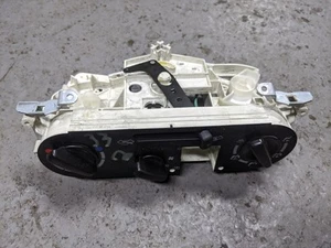 MITSUBISHI SHOGUN SPORT HEATER CONTROL PANEL - Picture 1 of 3