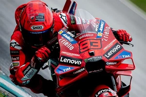 Ducati MotoGP Marc Marquez: Metalldruck - Galerie Leinwand - Poster 36" x 24" - Bild 1 von 48