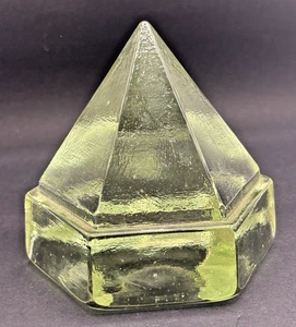 Vintage grün Kunst Glas Schiff Deck Prisma Licht sechseckige Pyramide 4,5" schwer - Bild 1 von 4