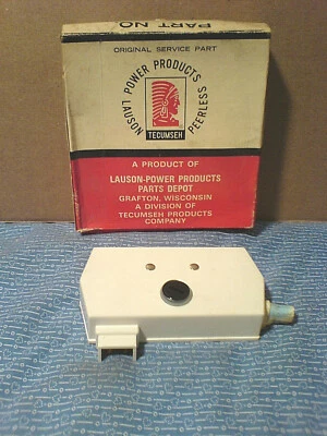 TECUMSEH ELECTRIC STARTER BATTERY COVER. 33021  NOS OEM PART   E-29 - Imagem 1 de 2
