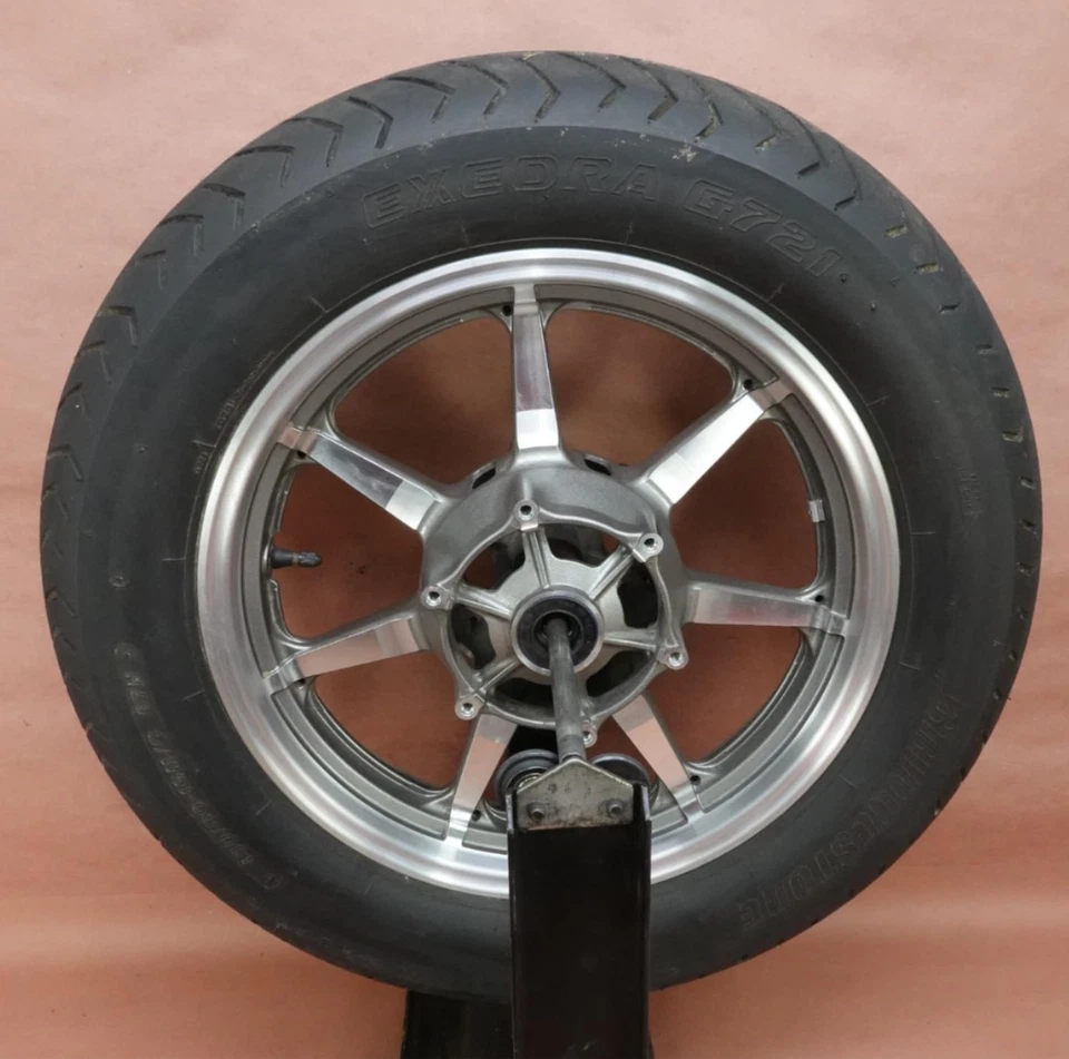 Llanta delantera Yamaha VStar 1300 V Star XVS1300 2007-2015 130/90-16 Foto 1 de 4