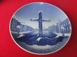 1946 BING GRONDAHL COPENHAGEN PLATE COMMEMORATION CROSS - Picture 1 of 2