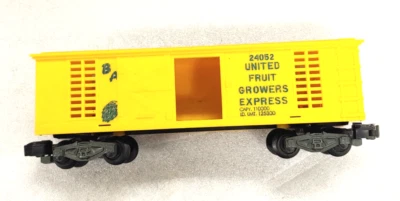 AMERICAN FLYER  - 24052 UNITED FRUIT GROWERS  CAR , DIECAST TRUCKS~KNUCKLE CPLRS - Image 1 of 4