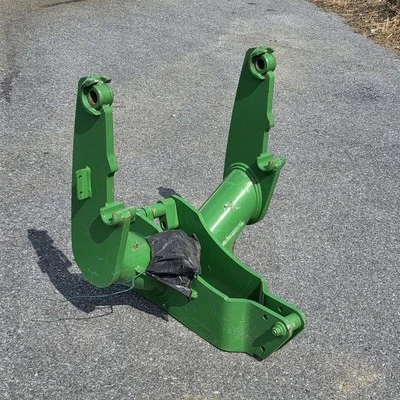 JOHN DEERE 5103 5310 5045E 5055E 5075E TRACTOR 520M LOADER MOUNTING BRACKETS - Image 1 of 4