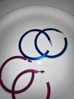 LOTE J CREW de 2 Pendientes de Aro Rosa Neón y Azul Metálico Nuevos sin Etiquetas Nuevos 💗238 Foto 1 de 4