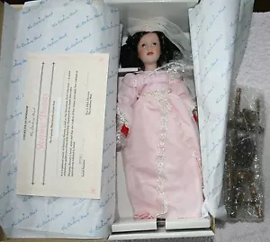 Danbury Mint The Story Book Doll Collezione "La Bella Addormentata" 11" Doll con COA - Foto 1 di 2