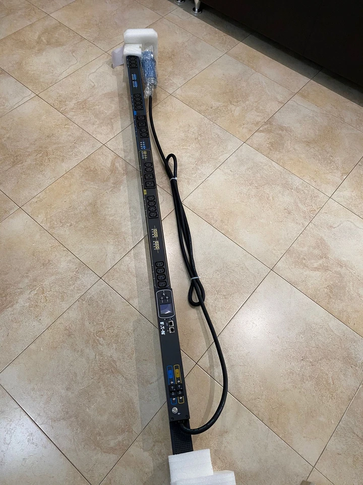 Eaton Managed ePDU eMAA13 IEC60309 32A  C13x20: C19x4 220V - Immagine 1 di 1