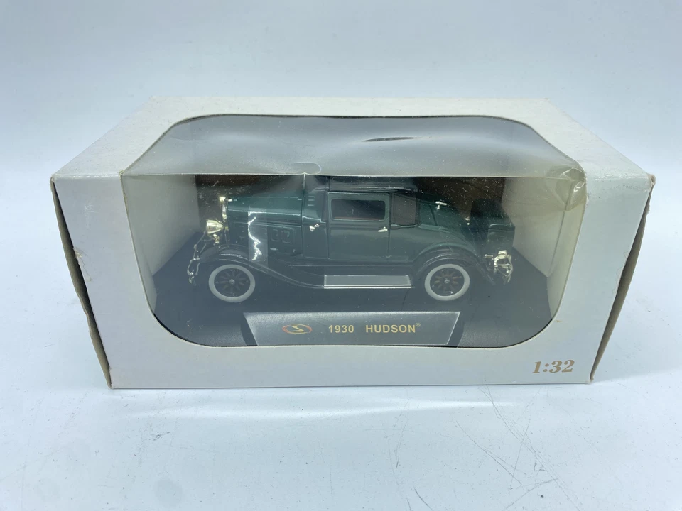 MODELLINO AUTO HUDSON VERDE 1930 - SIGNATURE MODELS - SCALA 1:32 - Immagine 1 di 4
