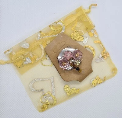 Broche mosca dragón para dama con bolsa de regalo Foto 1 de 4