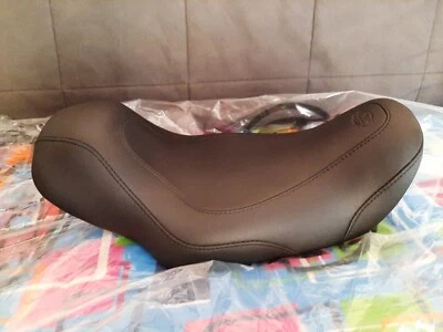 Sella Moto Mustang Tripper Per Harley Davidson Dyna 2006-'17 - Immagine 1 di 4