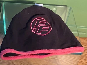 Neu mit Etikett Universal Studios Fast & Furious Beanie Mütze pink/schwarz 2 Fast 2 Film - Bild 1 von 6