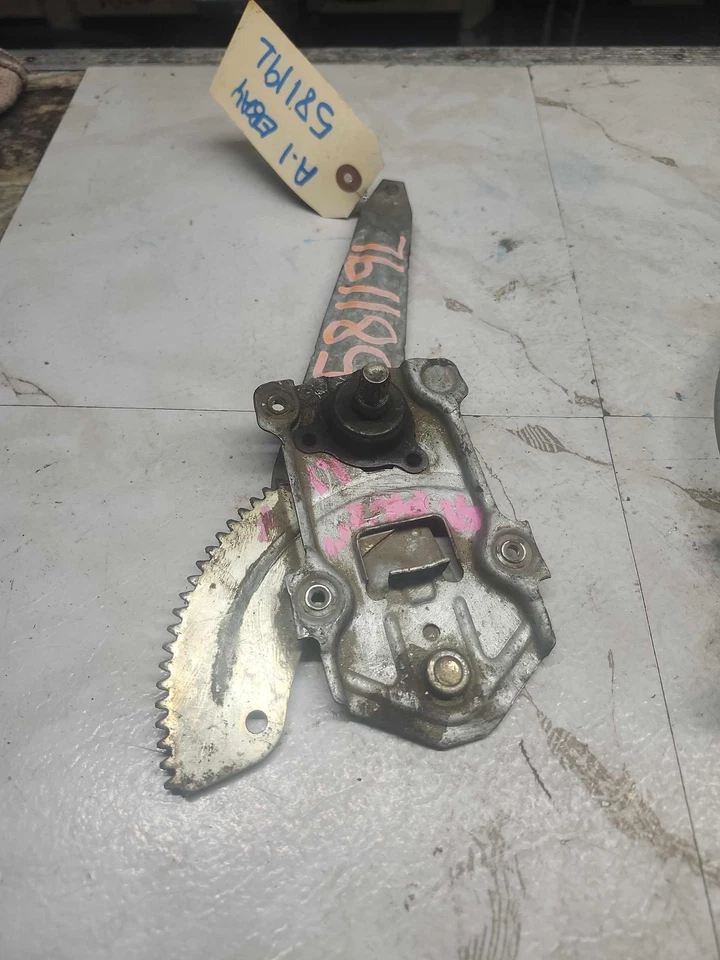 1989-1992 CHEVY GEO PRIZM ВОДИТЕЛЬ ЛЕВОЕ ЗАДНЕЕ СТЕКЛО РЕГУЛЯТОР РУЧНОЙ OEM - Изображение 1 из 4