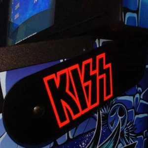 Cubiertas de bisagra magnética iluminadas con pinball KISS (Stern) - Kit EL - Versión roja-12V - Imagen 1 de 8