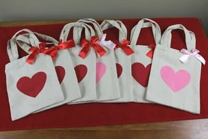 7 - NEW Small Canvas Tote Gift Bags Hearts Gifts Birthday Etc - Picture 1 of 2