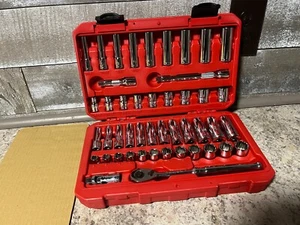 TEKTON SKT15301 Set di Prese e Cricchetti, Unità da 3/8 Pollici 6 Punti, 46 Pezzi - Foto 1 di 4