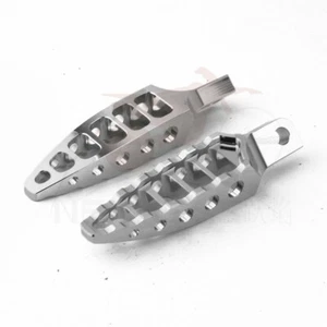Motorcycle 45° Male-Mount Design Foot Pegs Footrests for Harley Dyna Chrome - Picture 1 of 6