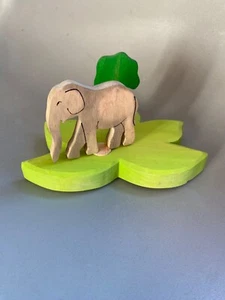 Grimms Stecker, Geburtstag, Elefant, Ahornblatt, Baum, Holzspielzeug, Deko - Bild 1 von 7