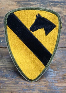 WWII vintage US Army 1st Cavalry Division uniform patch cut-edge twill - Picture 1 of 2