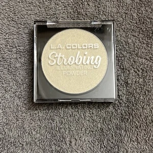 L.A. Colors Strobing Illuminating Powder - CSP253 Gleaming Goddess 0,16 OZ geöffnet - Bild 1 von 1