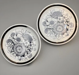 2 Vintage Alfred Meakin SAMOA 6,5" Beilagen Essteller Schwarz Weiß Blumenmuster - Bild 1 von 4