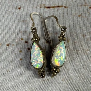 Sterling silver teardrop colorful opal dangle vintage earrings - Bild 1 von 4
