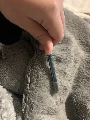 Lápiz delineador de ojos Foto 1 de 3