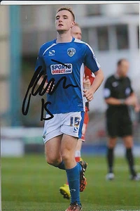 OLDHAM ATHLETIC HANDSIGNIERTES CARL WINCHESTER 6X4 FOTO 1. - Bild 1 von 1