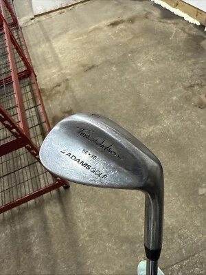 Сэнд-ведж Adams Tom Watson SW 56* — 10 гибких стальных стержней для правой руки - Изображение 1 из 4