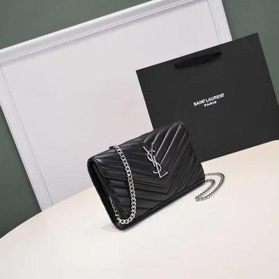 Bolso clásico con logotipo plateado SAINT LAURENT YSL Paris CASSANDRE Foto 1 de 4